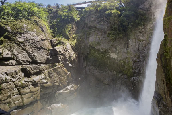 Pailon del Diablo y su cascada, Banos, Ecuador — Foto de Stock