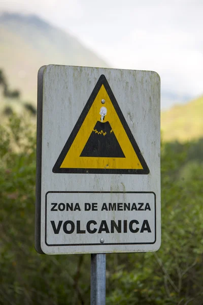 Wooden volcanic signboard — Stock Photo, Image