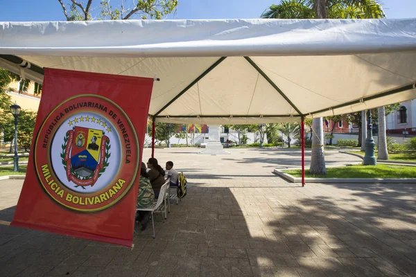 Milicia Bolivariana workshop na veřejném náměstí v Ciudad Bolivar, — Stock fotografie
