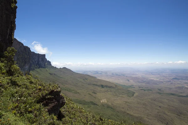Uitzicht vanaf Roraima Tepui - Table Mountain - Triple grens, Venezu — Stockfoto