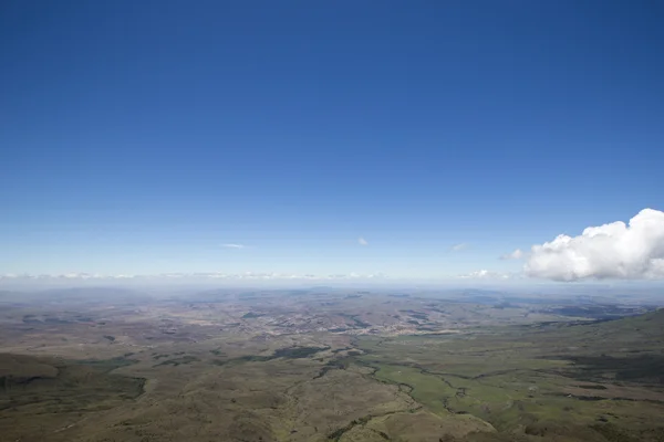 Pohled z Roraima tepui na Kukenan, Venezuela — Stock fotografie