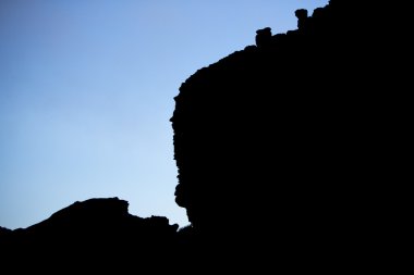 Dağı Roraima içinde Cliffs, bulutlar ve mavi gökyüzü silueti