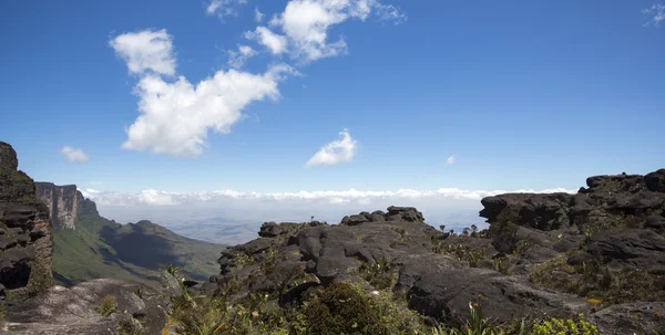 Roraima tepui üzerinde Kukenan, Venezuela üzerinden görüntülemek — Stok fotoğraf