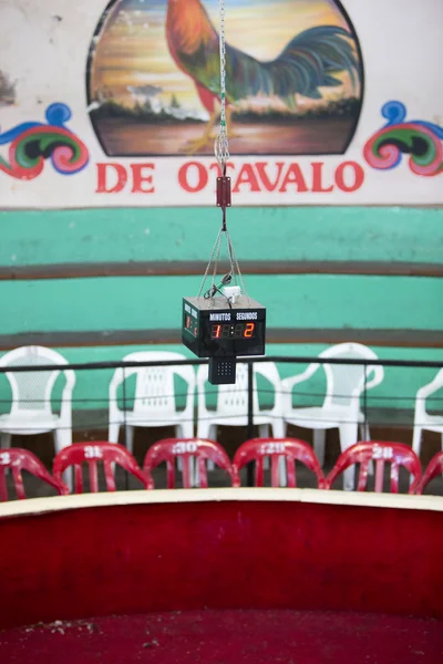 Cronometro centrale per combattimenti di galli a Otavalo — Foto Stock