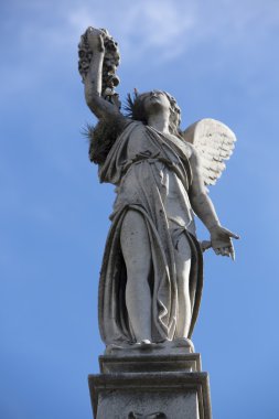 La Recoleta Cemetery mezarda mavi gökyüzü ile detay