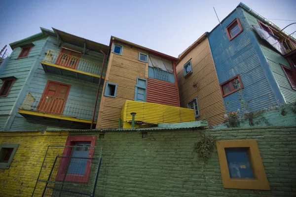 Detalle de la arquitectura coloreada en La Bocca por la noche — Foto de Stock