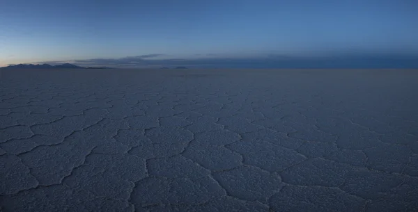 Nascer do sol no Salar de Uyuni pela manhã, Bolívia — Fotografia de Stock