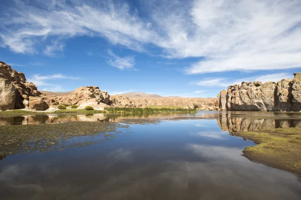 Paradise landscape, lake and strange rock formations, Bolivia — Stock Photo, Image