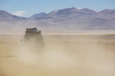 Off-Road aracı Atacama Çölü, Bolivya sürüş