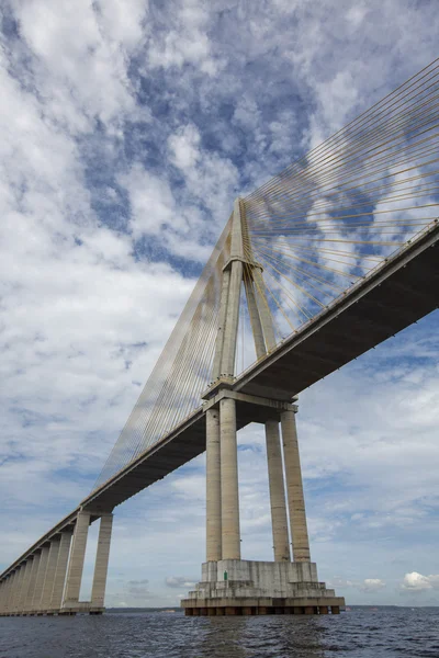 Мост Манаус Ирандуба через реку Амазонка, Бразилия — стоковое фото