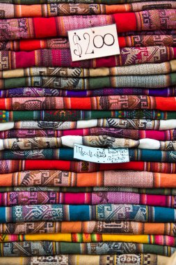 Arka plan renkli kumaşların Hint etnik Market