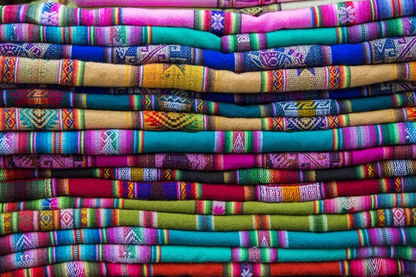 Background of colored fabrics from Indian ethnic market — Stock Photo, Image