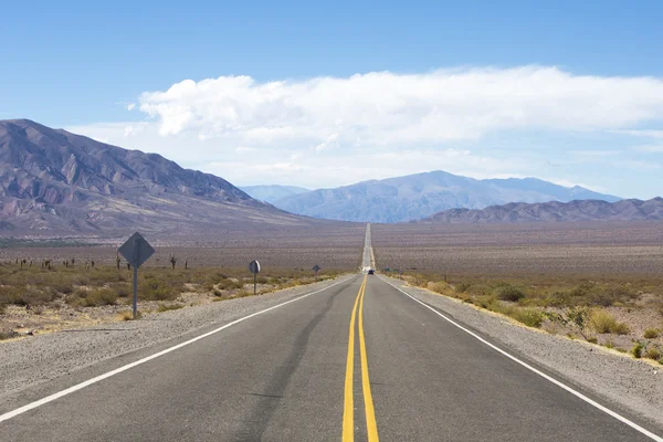Знаменитая дорога "Рута 40" Северная Аргентина — стоковое фото