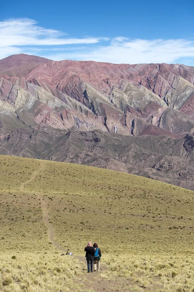 Tourist and the Quebrada de Humahuaca, Northern Argentina — Stock Photo, Image