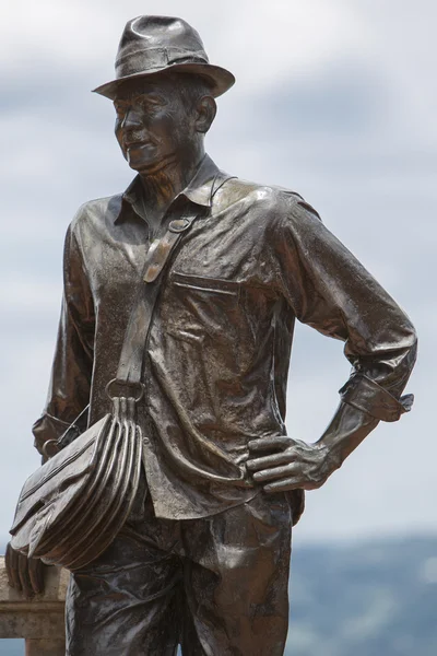 Statue of Luis Eduardo Villegas, Guatape, Colombia — Stock Photo, Image