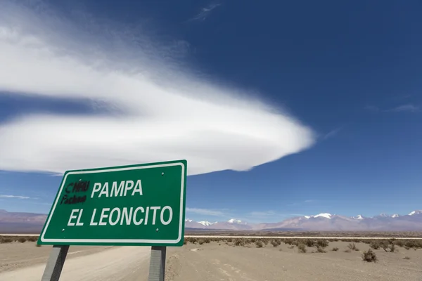 Pampa El Leoncito National Park sign, San Juan Province — Stock Fotó