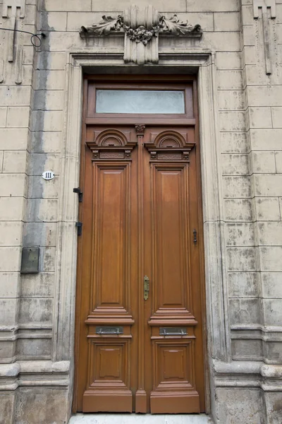 Колониальная дверь и архитектура в Сальте, Аргентина — стоковое фото
