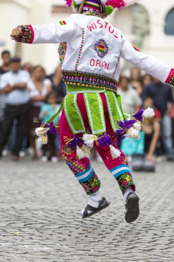 Salta, Arjantin karnaval açılması için performans dansçı