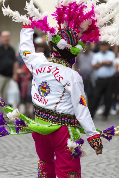 Ballerino che si esibisce per l'apertura del carnevale di Salta, Argentina — Foto Stock