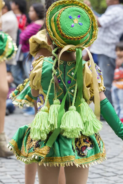 Salta, Arjantin karnaval açılması için performans dansçılar — Stok fotoğraf