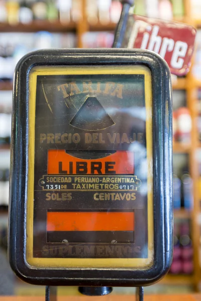 Jahrgangsfarbenes Taximeter, Argentinien — Stockfoto