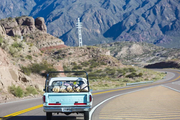 Vintage Ford vegye fel a vezetés a 7 útvonal Argent és Chile között — Stock Fotó