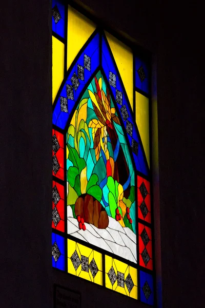 Prachtige gebrandschilderd glas in kerk Medellin, Colombia — Stockfoto