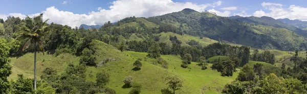 Paisaje escénico y montaña en el campo de Salento, Colombia —  Fotos de Stock