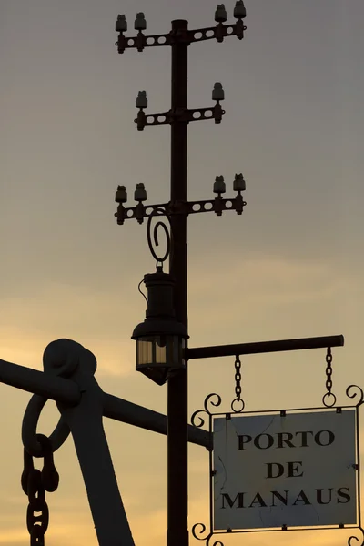 Porto de Manaus ile tabela sırasında günbatımı, Brezilya — Stok fotoğraf