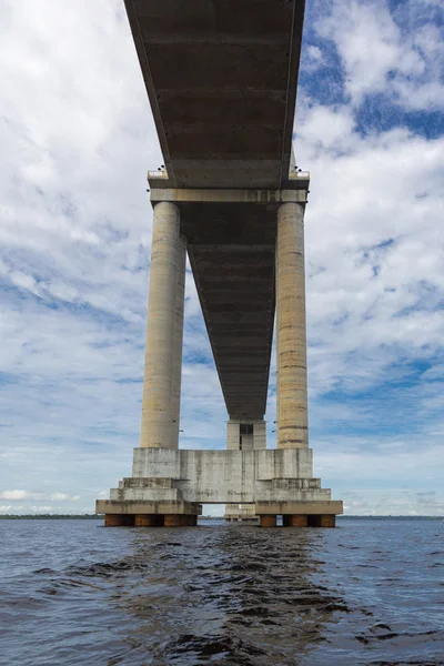 Il ponte di Manaus Iranduba sul Rio delle Amazzoni, Brasile — Foto Stock
