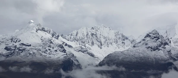 秘鲁的 Huaraz Cordillera Blanca 山 — 图库照片