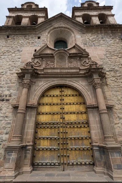 Dörrarna till den historiska Iglesia de la Compania, Cusco. Peru — Stockfoto