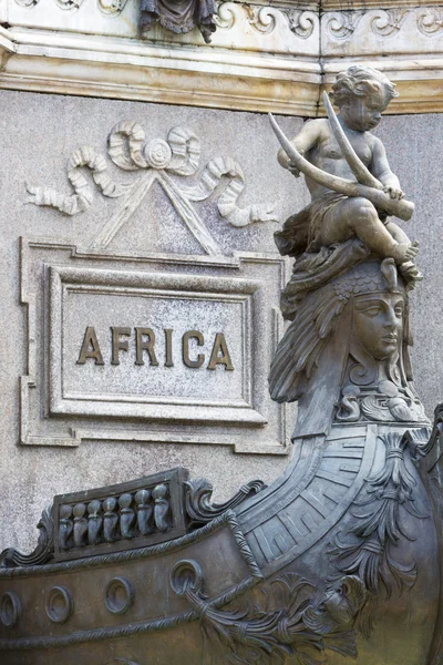 Neugotische Skulptur auf dem Hauptplatz von Manaus, Brasilien — Stockfoto