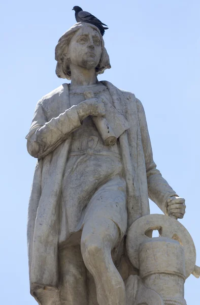 Fågel och skulptur i La Paz, Bolivia — Stockfoto