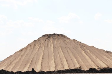 toprak ve kum yığını