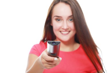 Uzaktan kumandalı genç kadın 