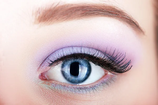 Augen Make-up mit hellen Farben — Stockfoto