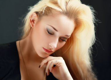 Genç düşünceli erkek