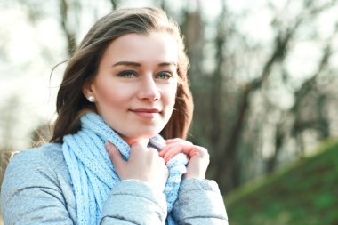 Güzel kız dışarıda