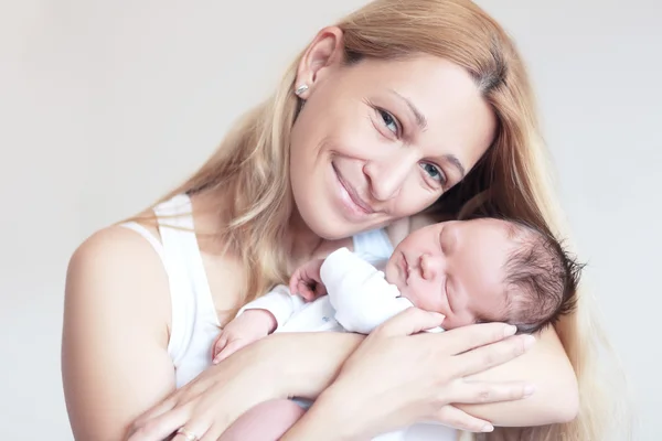 Mother and her Newborn Baby — Stock Photo, Image