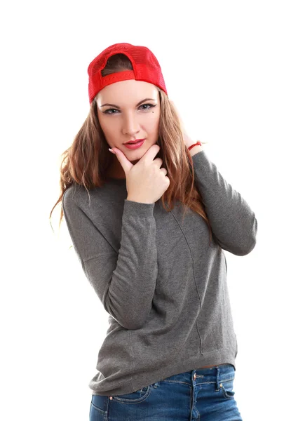 Femme portant une casquette de baseball rouge — Photo