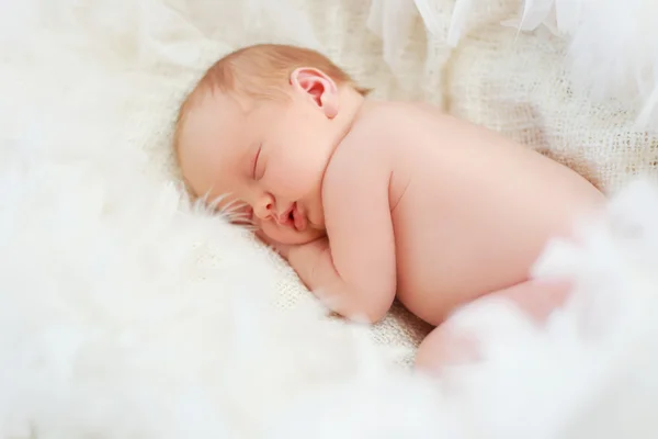 Kleine baby slapen — Stockfoto