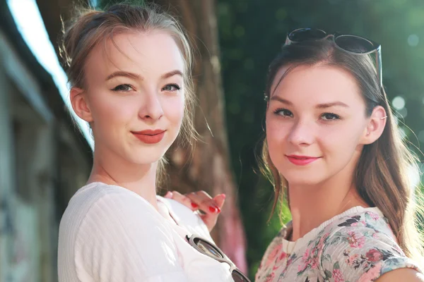 Young friends  having fun — Stock Photo, Image