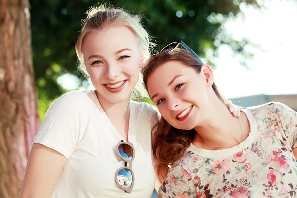 Young friends  having fun — Stock Photo, Image