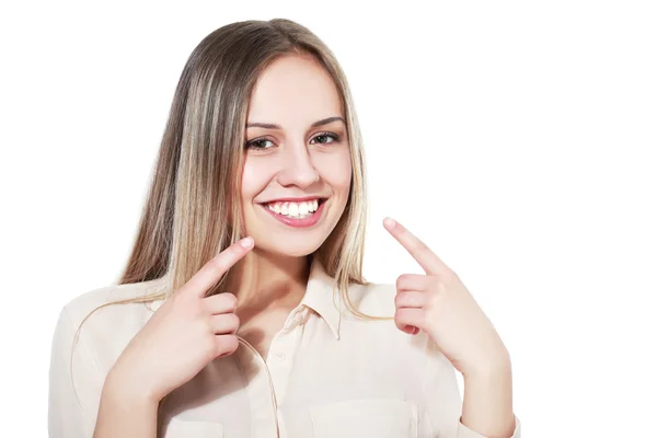 Vrouw toont haar tanden. — Stockfoto