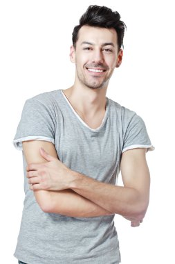 gülümseyen genç adam 