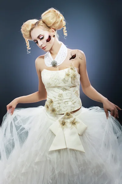 Halloween broken doll — Stock Photo, Image