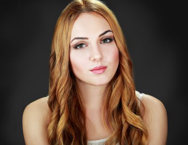  uzun sarı saçlı güzel model