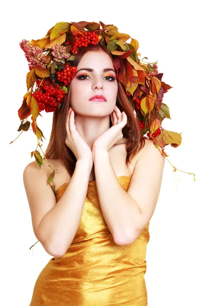 Vrouw in herfst krans — Stockfoto