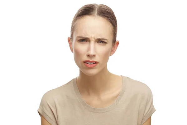 Retrato Mujer Molesta Mirando Cuestionablemente Aislado Sobre Fondo Blanco —  Fotos de Stock